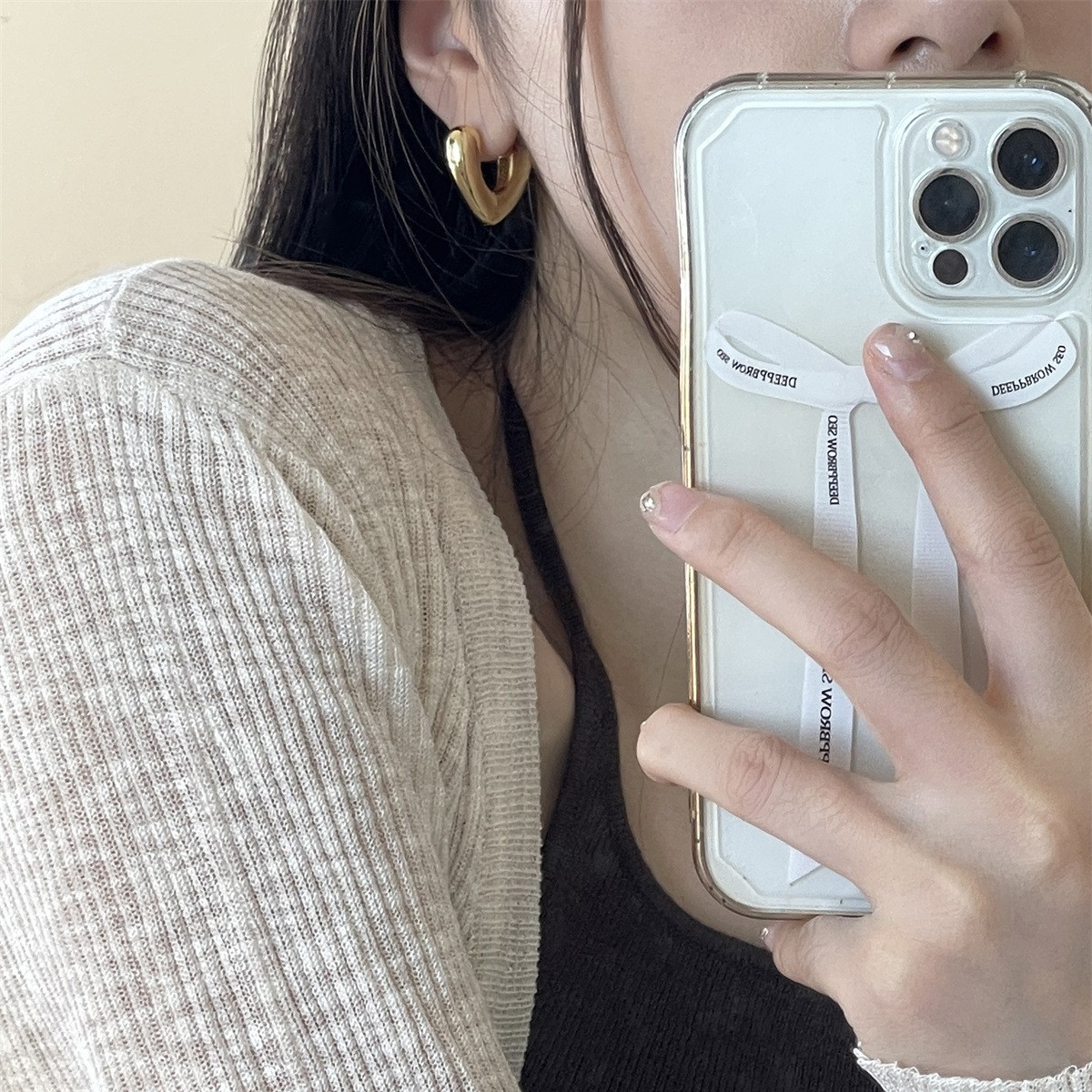 925 Silver Needle Love Earrings Women's ins Simple Niche Personality Temperament Daily Joker Design Sense Ear Buckle Wholesale Summer