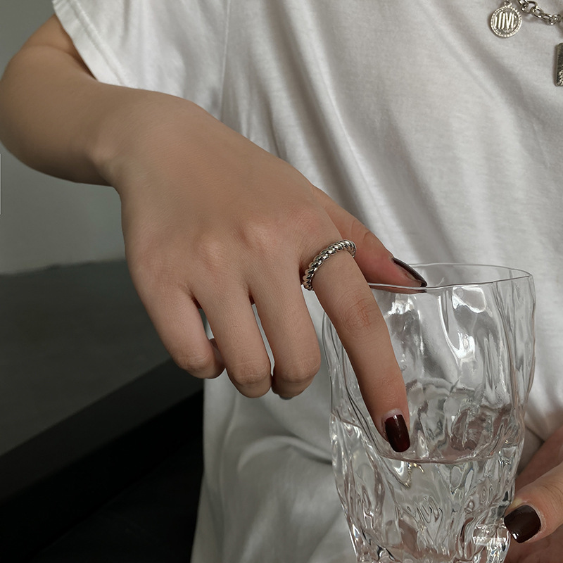 Korean Style Simple Twist Simple Bracelet Ring Female Ins Cold Style Fashion AllMatch Index Finger Ring Open Ornamentpicture6