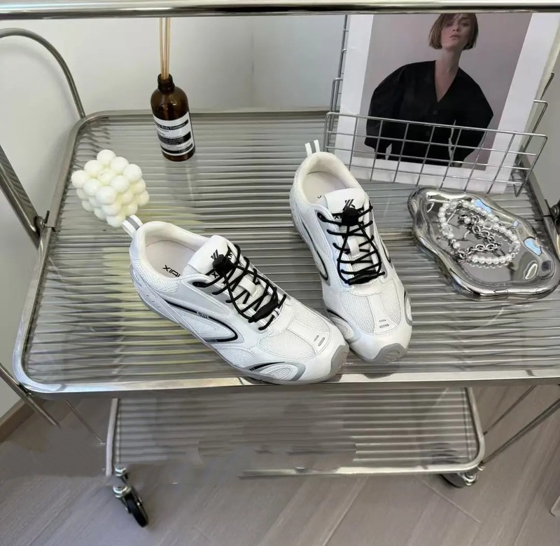 女性のための屋外ニッチ多用途靴、身長を伸ばす道徳訓練靴、2025年の新しいメッシュ通気性ジョギングカジュアルスポーツシューズ|undefined
