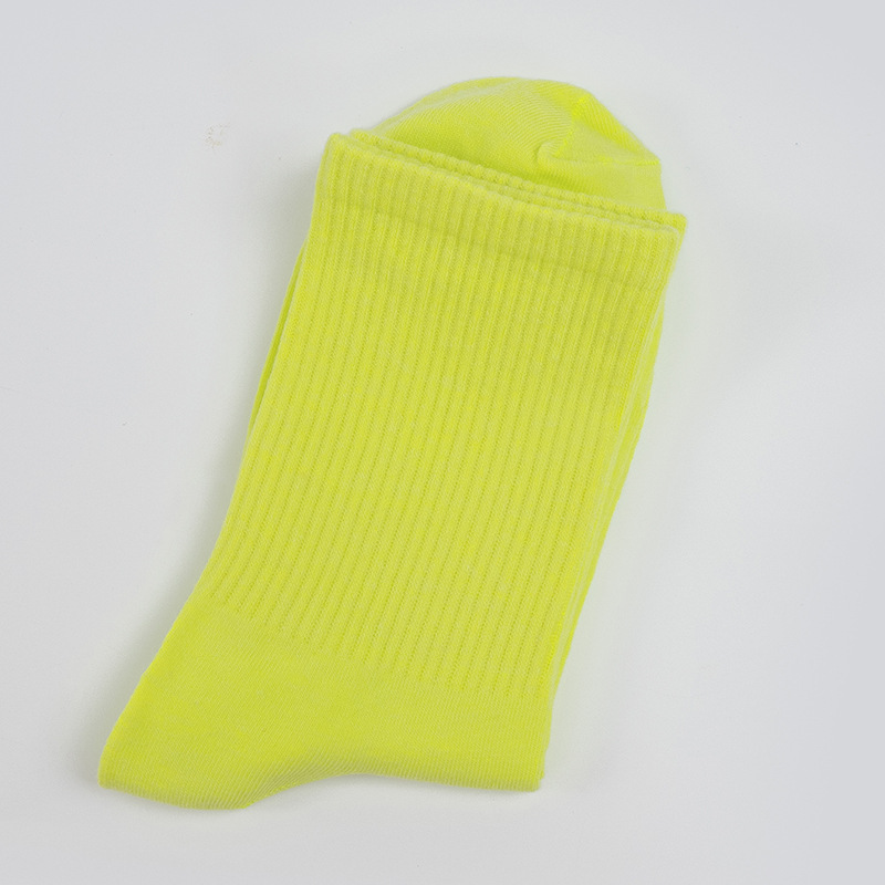 Calcetines de mujer para primavera y otoño, calcetines de algodón de color liso, versátiles y a la moda, calcetines holgados, calcetines de longitud media, calcetines deportivos que absorben el sudor, venta al por mayor.