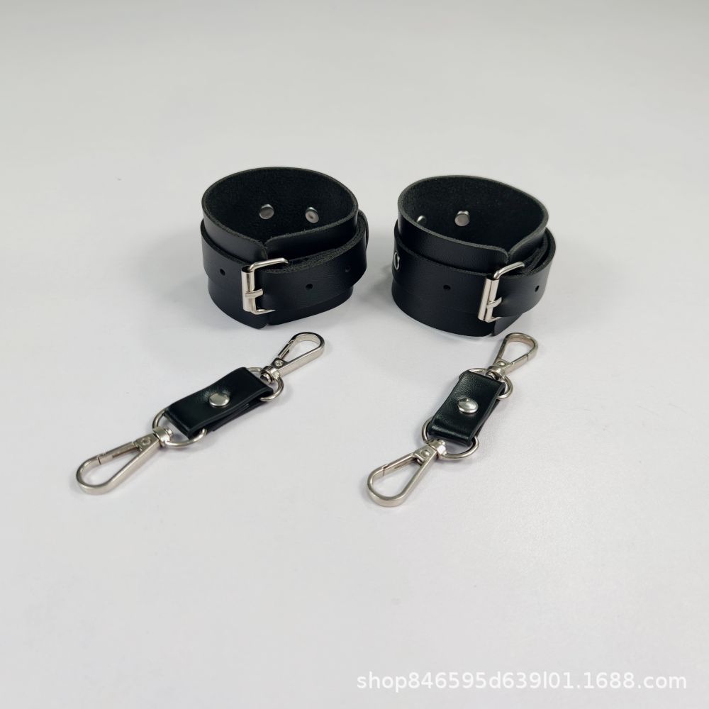 Source: Sm Handcuffs, Adult Sex Aids, Leather Bondage, Restraint Training, Sexual Toys for Couples