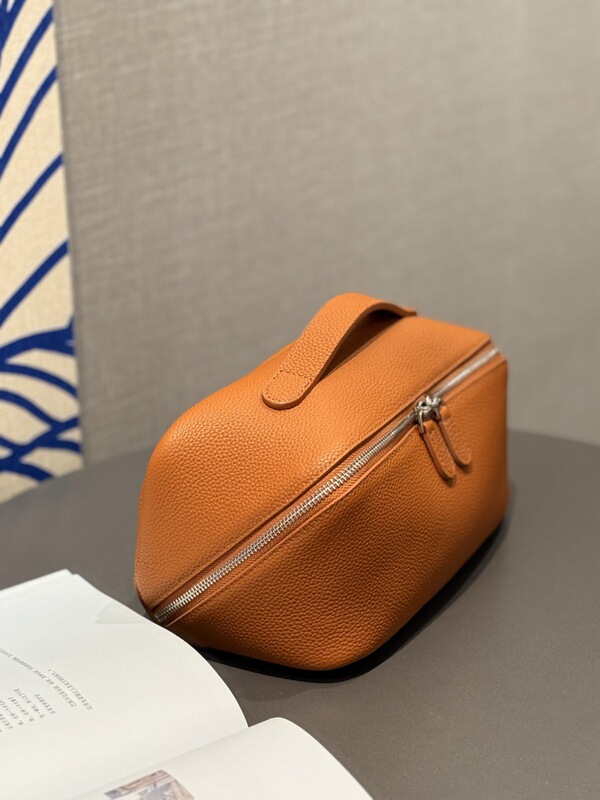 シンプルで高級感のある第一層牛革の質感の化粧品バッグ、本革の旅行用ポータブルトイレタリーバッグ、大容量の収納バッグ|undefined