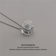 抖音小红书网红同款解压项链机械手感按键发光吊坠男女情侣配饰品