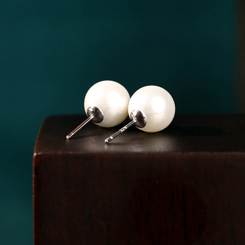 Kuaishou live broadcast hot sale French vintage retro shell pearl earrings small fresh and simple ear piercing