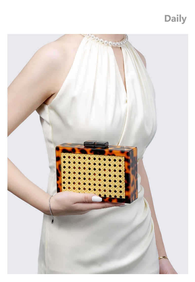 Magnetic Buckle Closure Type / Strap Type Arylic Geometric Square Evening Bags