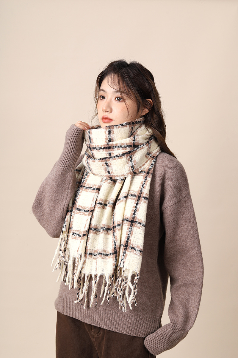 White Deer's gentle beige checkered cashmere scarf women, suitable keeping warm in autumn winter, versatile_voghion.com