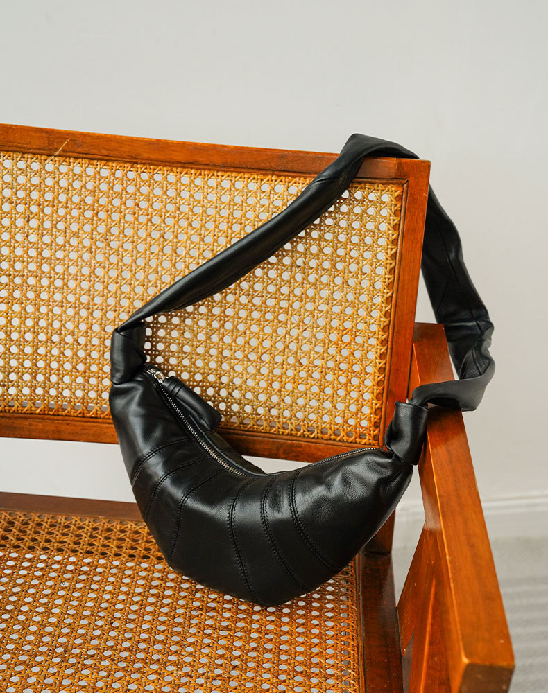 2025新型ネット紅羊角包羊皮餃子包真皮女包牛角包可讃包斜め掛け胸包