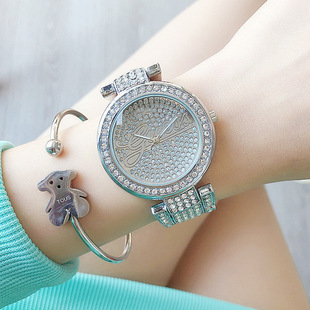 �\�����e�ֱ�geneva�ֱ�ָ��@ʾ�r��Ůʿ�ֱ�����ˮ�