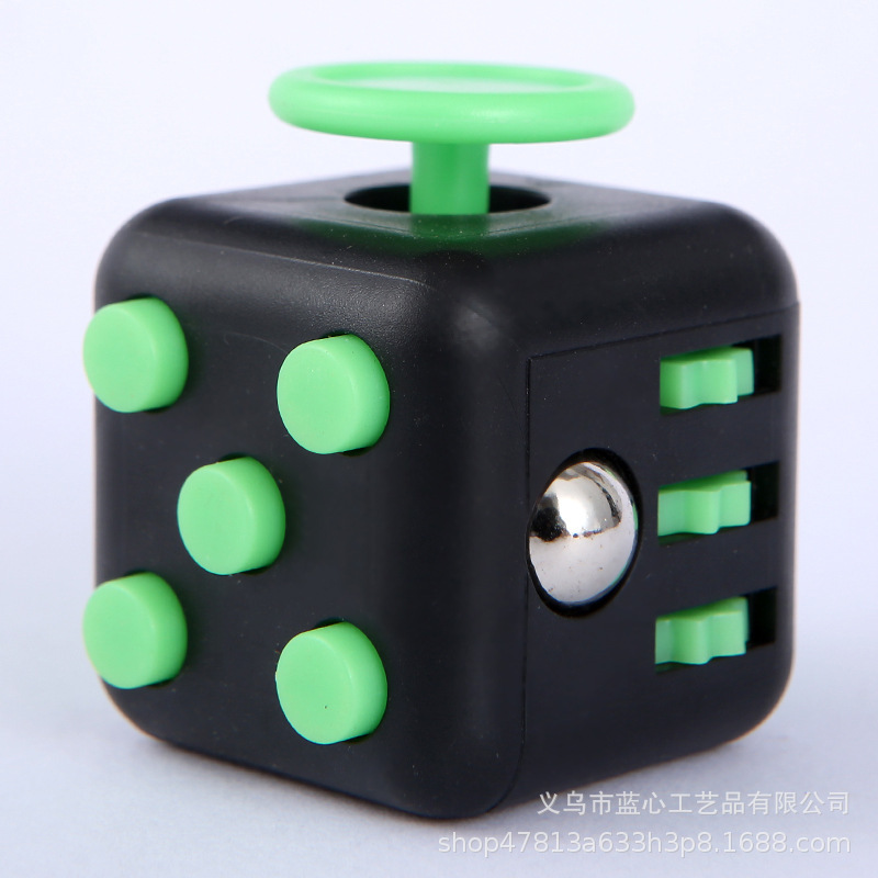 Fidgetcube減圧ルービックキューブ減圧神器は焦慮に抵抗してイライラします。|undefined