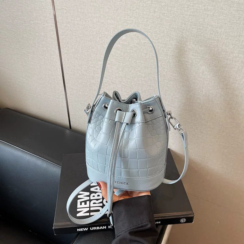 Summer retro shoulder bag, one-shoulder bag for leisure, high-end, drawstring