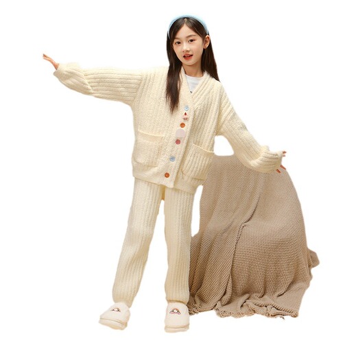 Soft and Fluffy Girls' Winter New Coral Fleece Thick Parent-Child Cardigan, Wearable Outside Mother and Daughter Homecoming Set