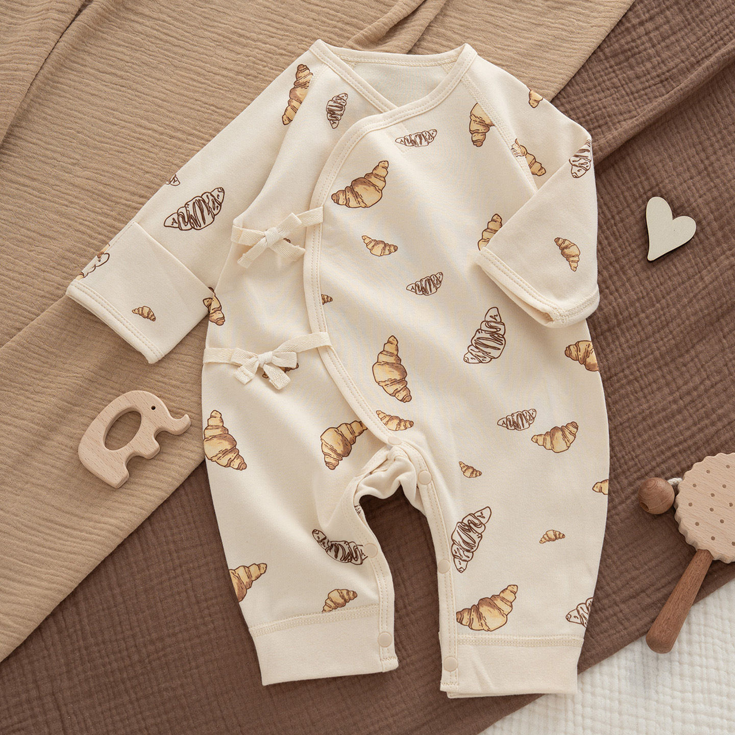 1 piece of croissant khaki