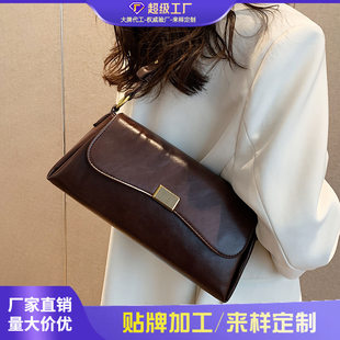 Capacious shoulder bag, fashionable demi-season one-shoulder bag, high-quality style