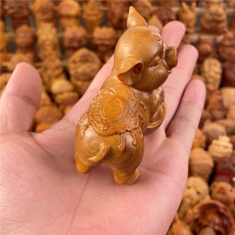 天然セイヨウシダーソリッドウッド彫刻干支豚祝福豚小さな装飾品文具ハンドピース家の装飾工芸品|undefined
