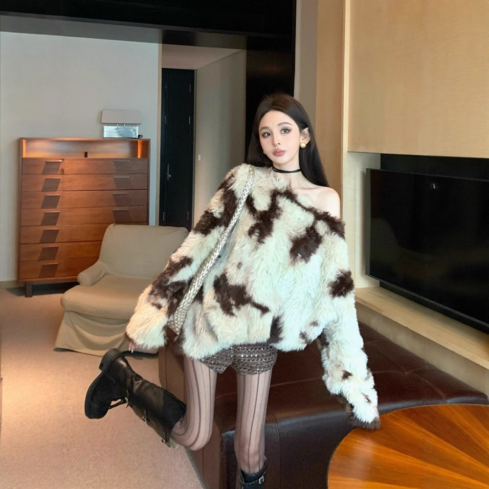 毛衣外套女秋季美式复古花纹辣妹宽松百搭慵懒设计感软糯露肩上衣