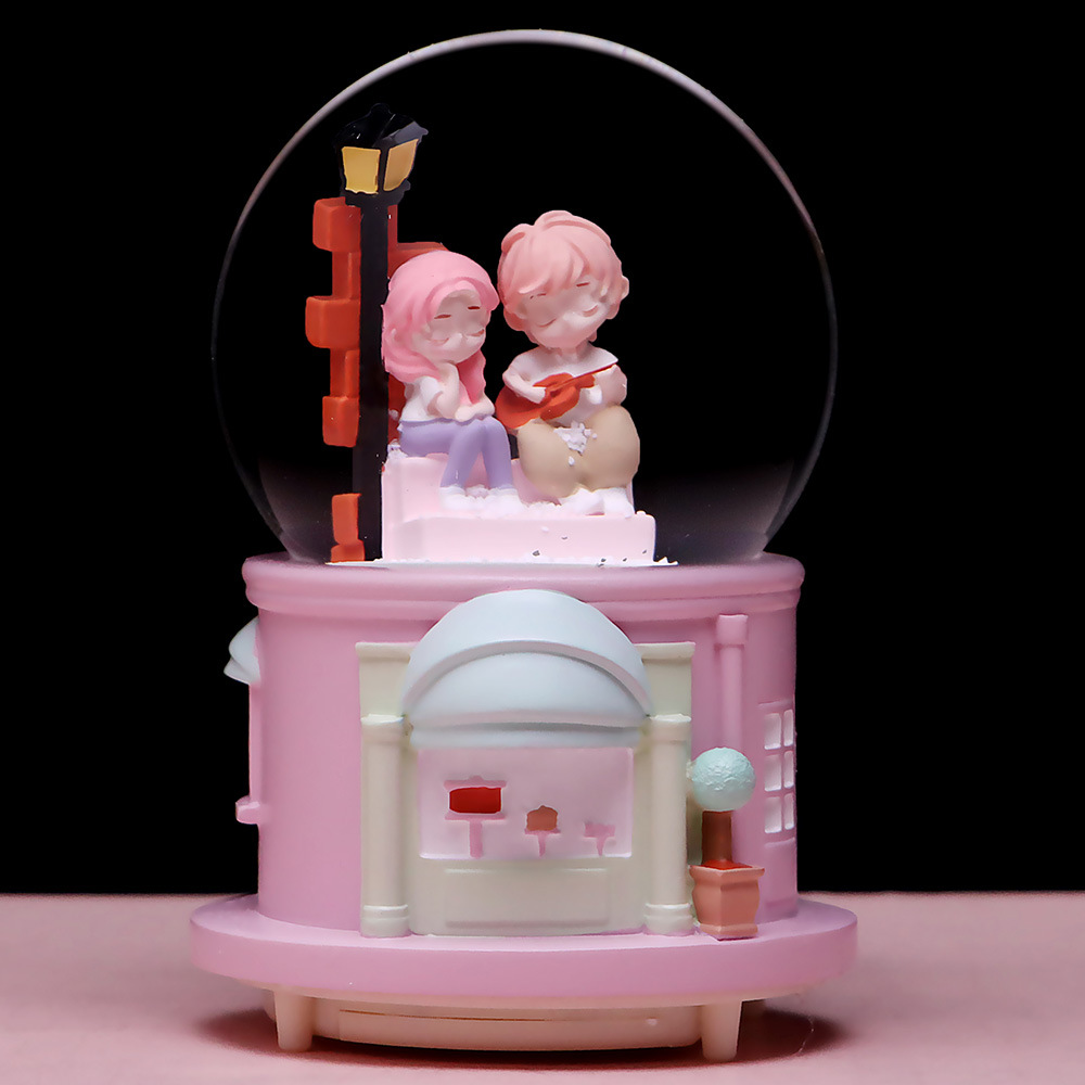 浪漫情侣飘雪带灯带音乐盒水晶球创意情人节送女朋友礼物家居摆件