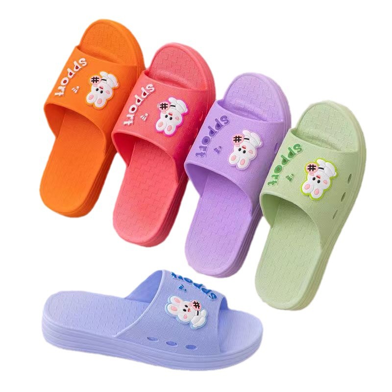 Nuevas zapatillas antideslizantes de verano de las mujeres lindas zapatillas de dibujos animados de moda de las mujeres resistentes al desgaste sandalias de fondo grueso al por mayor