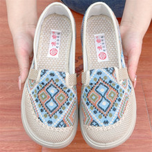 2025春季新款老北京布鞋轻便舒适女士休闲单鞋软底一脚蹬妈妈鞋