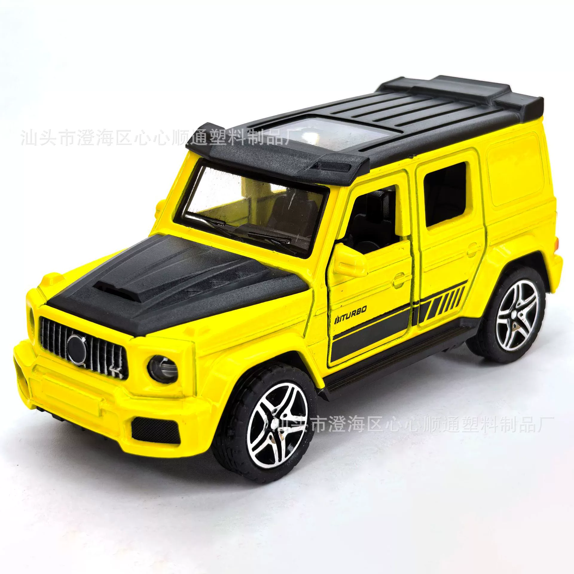 Моделированный сплав SUV Yingzhan 1:36 внедорожная игрушка с открывающимися дверями, с обратной подачей, резиновые шины