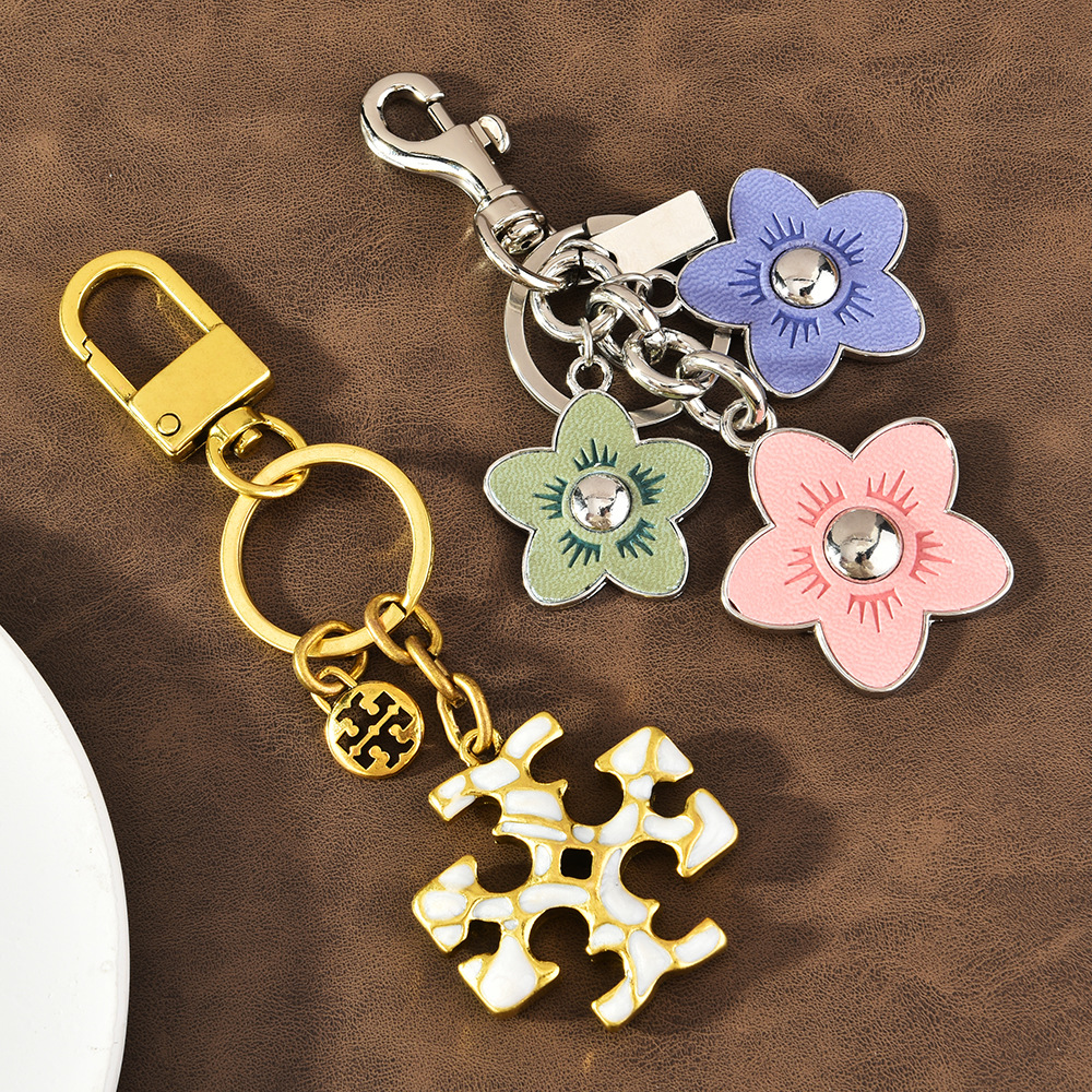 Ins viento flor copo de nieve pequeño llavero fresco bolso escolar colgante u disco colgante regalo de nicho objetos pequeños