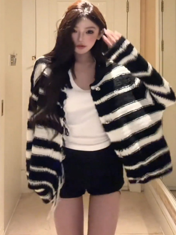 巨好看轻熟上衣早秋新款黑白条纹毛衣外套女宽松上衣针织开衫女装|undefined