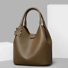 新款牛皮中包手提女包包通勤女包高级感真皮菜篮子单肩斜挎水桶包