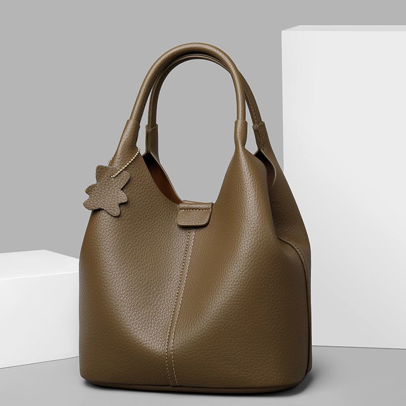 新款牛皮中包手提女包包通勤女包高级感真皮菜篮子单肩斜挎水桶包