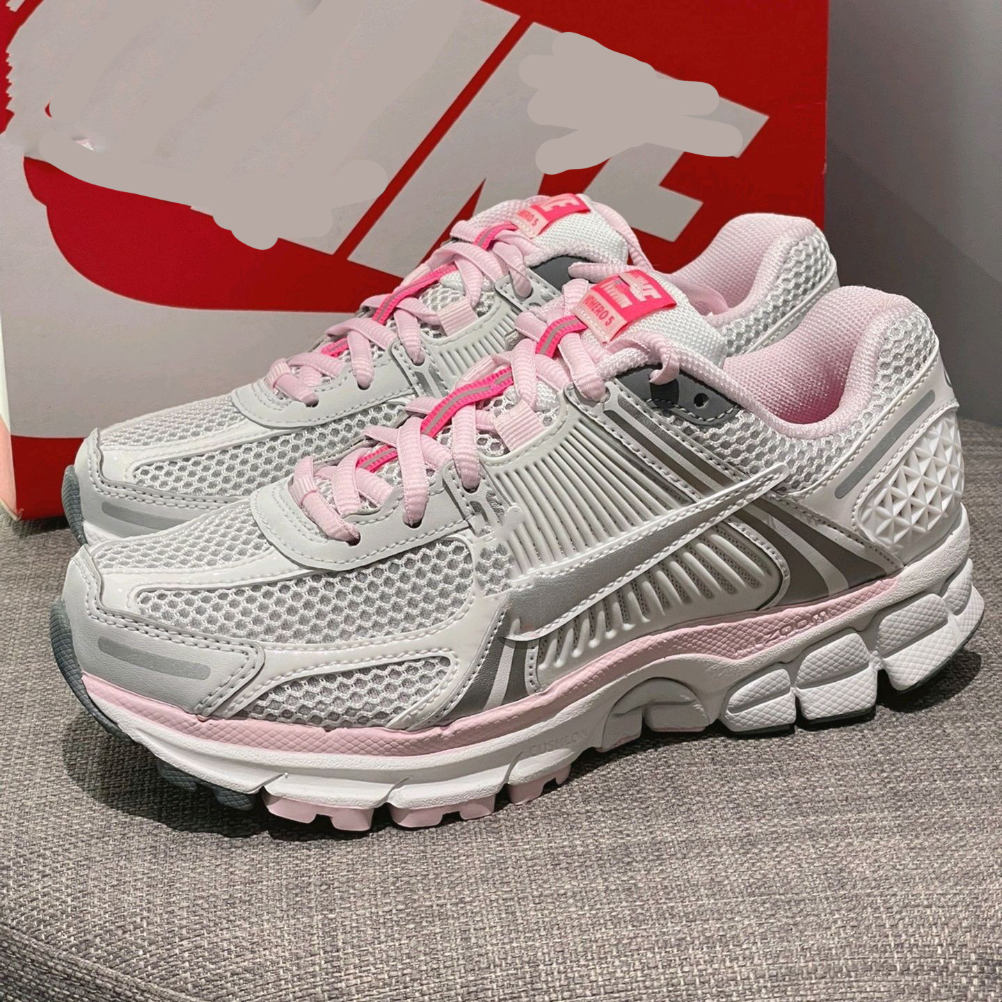 High-Quality Vomero 5 Running Shoes Vomero 5Th Generation Marathon Retro Valentine's Day Casual Sports Shoes for Men and Women