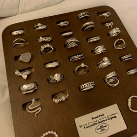 戒指;项链;耳钉