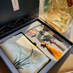 Shallow Zhu new 2025 Guofeng Su embroidery gift suit embroidery scarf four-piece holiday gifts to foreigners