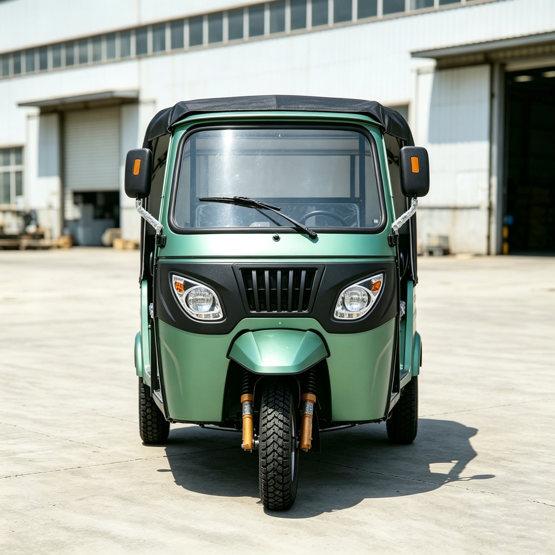High shock-absorbing and wear-resistant tires, passenger tricycle with large visibility, weatherproof canopy, suitable for multiple passengers, used for commuting and passenger transportation, tuktuk