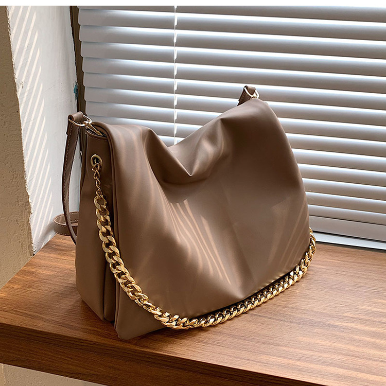 Autumn And Winter Retro Large-capacity Bag 2021 New Bag Female Chain Messenger Bag display picture 5