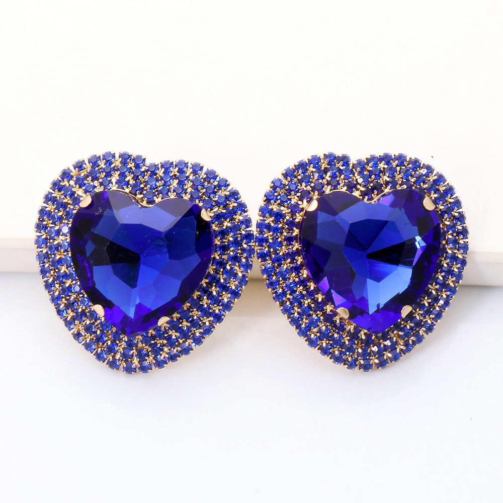 Boucles D&#39;oreilles Diamant En Alliage En Forme De Coeur display picture 31