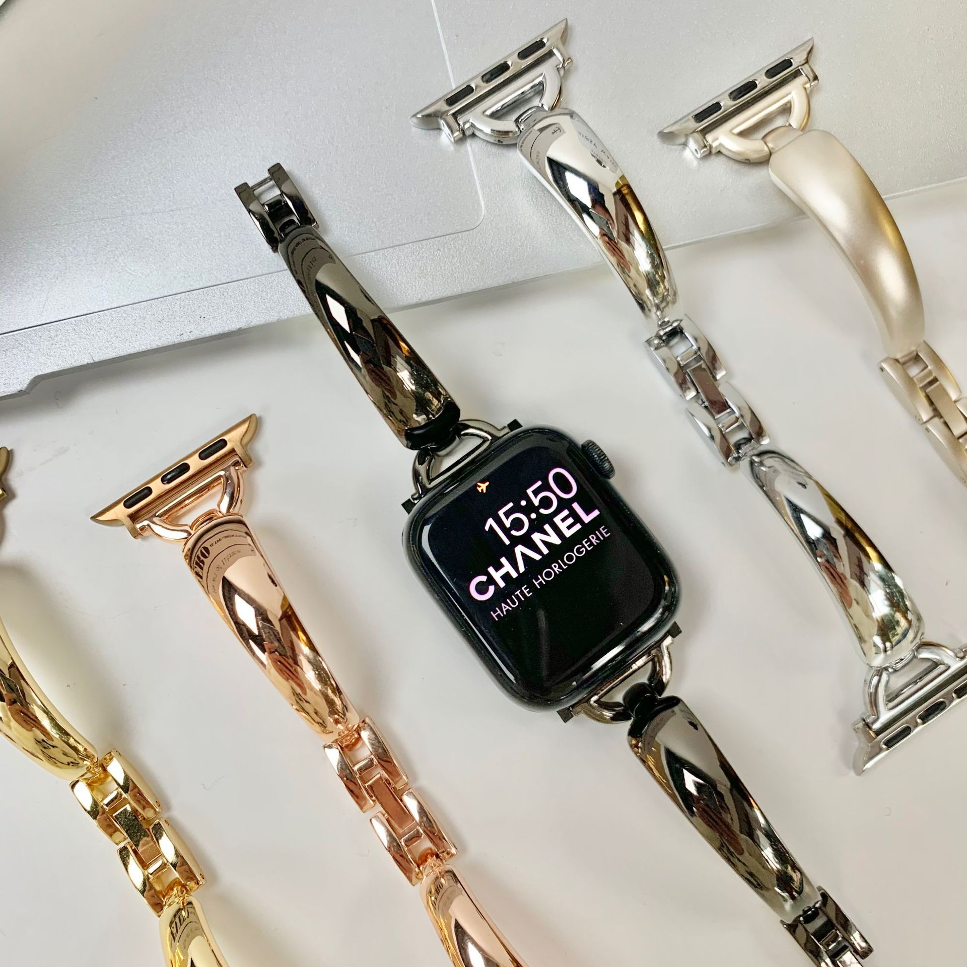 The new D-shaped metal curved sheet strap is suitable for Apple Watch iwatch10 generation 98765SE43/Ultra2