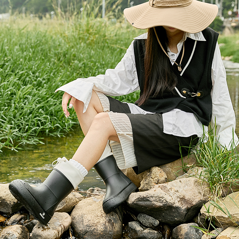 우아한 블랙(방수 입구 + 탈부착 가능한 벨벳) | 두 사이즈 크게 선택하세요