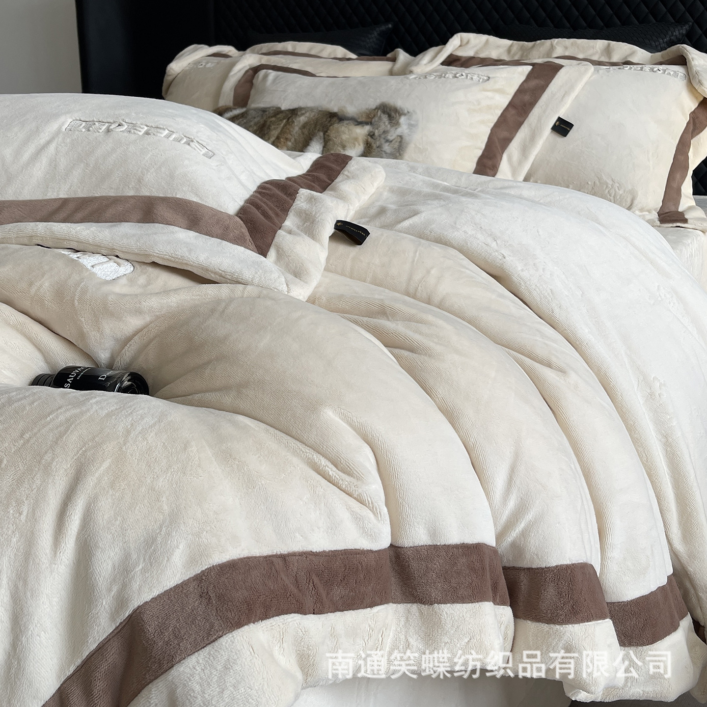 High-End Ultra-Thick 6kg ~ Winter A-Class Pure Color Milk Velvet Four-Piece Set, Simple Accessible Luxury Quilt Cover, Bed Sheetss, Warm Bedding