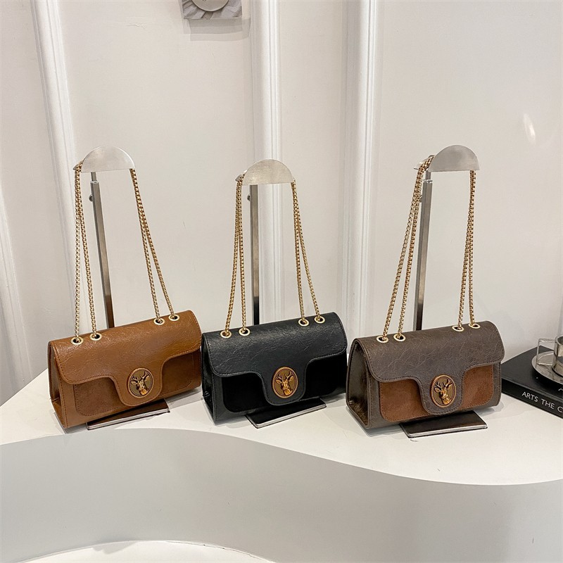Qadın çiynində çanta, zəncirli kiçik kvadrat model