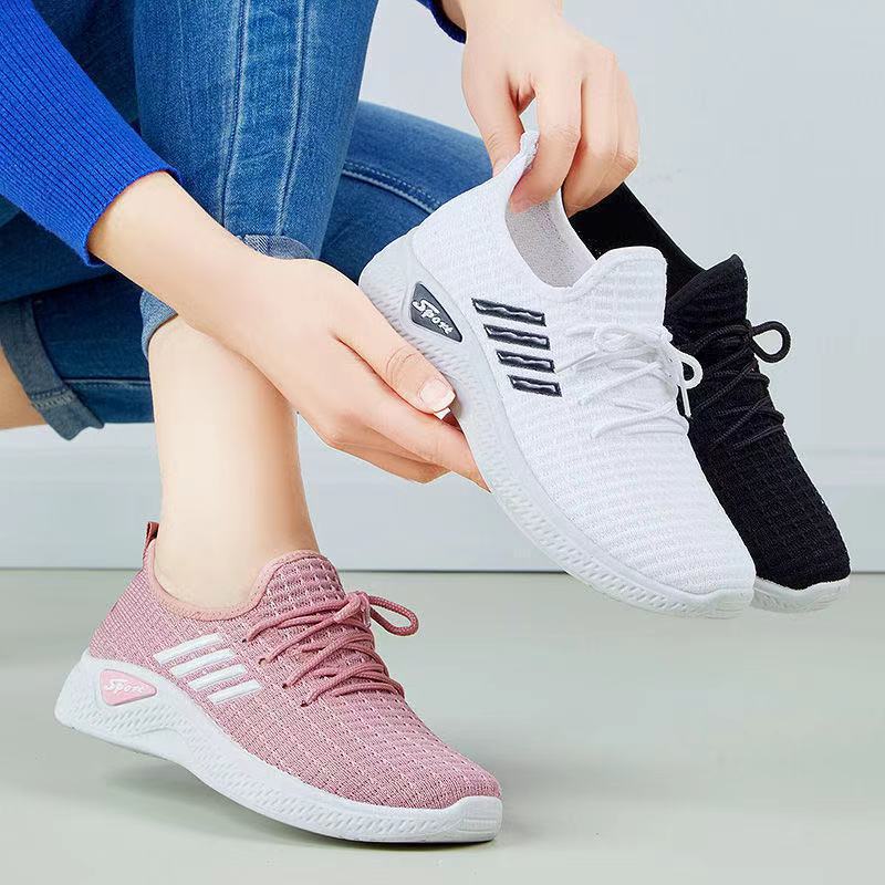 2025 New Style Fly-Knit Women's Sneakers for Spring and Summer, Soft-Soled Casual Mom Shoes, Mesh Low-Top Running Shoes for Students