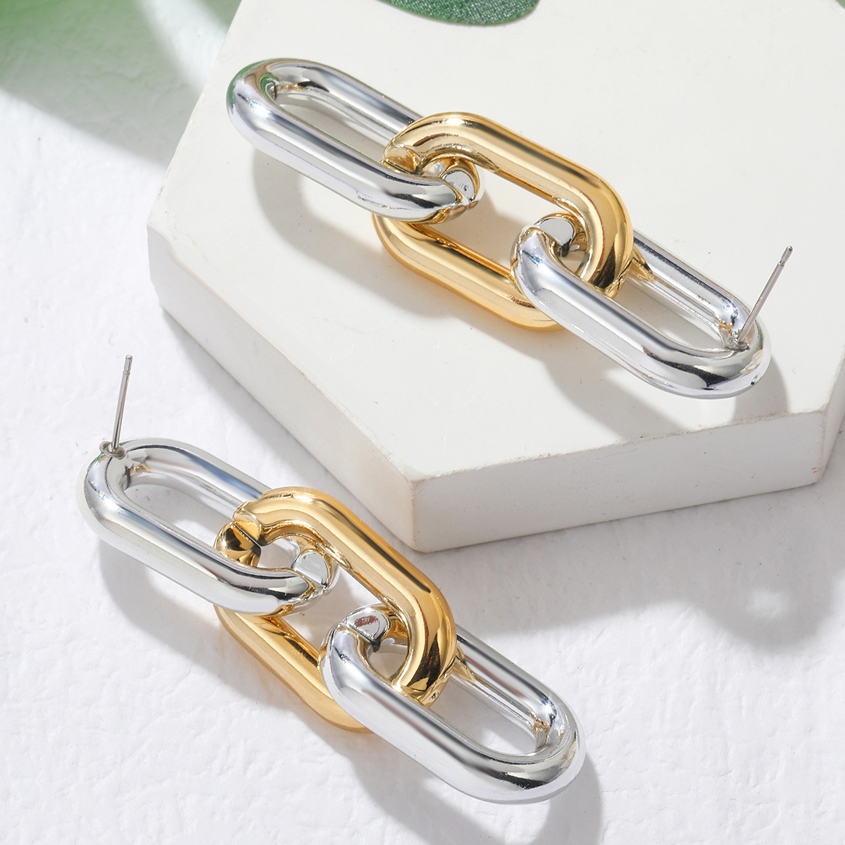 1 Pair Basic Modern Style Classic Style Geometric Solid Color Plating 304 Stainless Steel Arylic Drop Earrings display picture 12