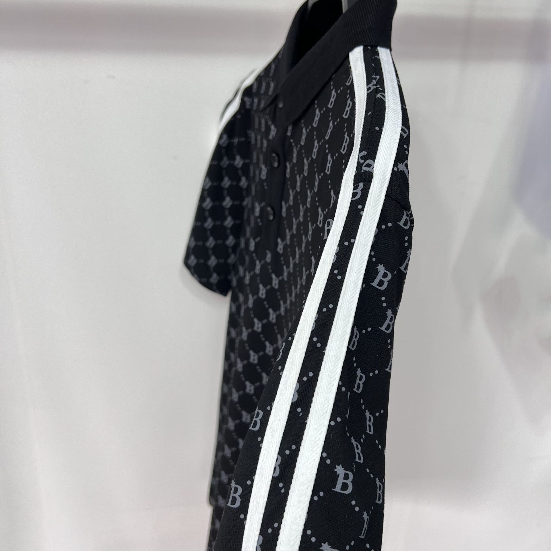 Polo élégant pour homme – T-shirt d'été à manches courtes en mélange de coton avec détails brodés et col classique_voghion.com