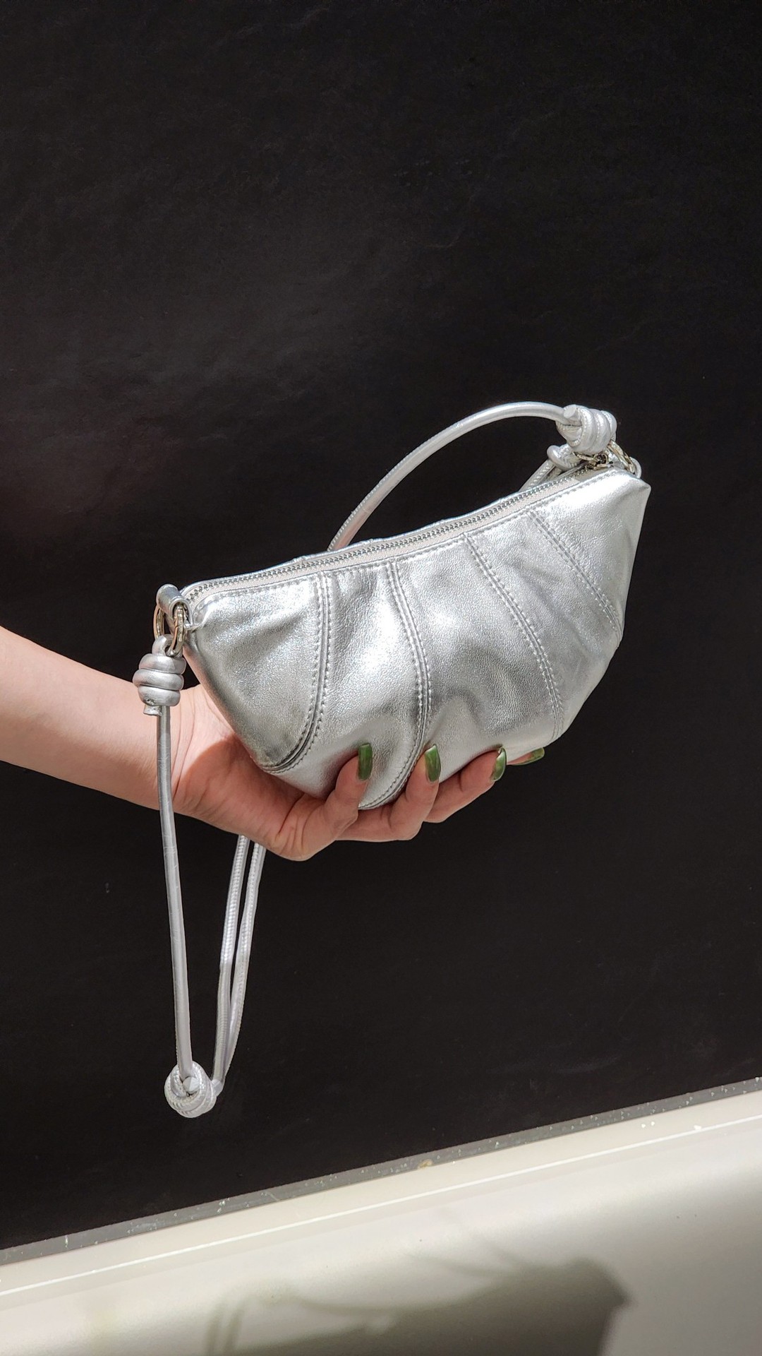 Sheepskin Horn Croissant Bag 2025 New Arrival Niche Design Coin Purse Shoulder Crossbody Bag For Women Wholesale - Thumbnail 7