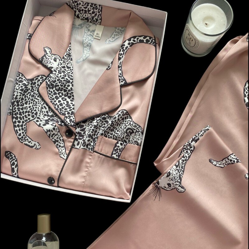 2026 New Autumn Beast Pink Leopard Ice Silk Pajamas for Women, High-end Long-sleeve, Can Be Worn Outside, Home Wear, Foreign Trade Wholesale