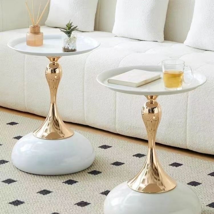 European-Style Wrought Iron Side Table for Small Apartments, Suitable for Use in the Living Room Next to the Sofa, French-Style Coffee Table, Bedroom Bedside Small Round Table