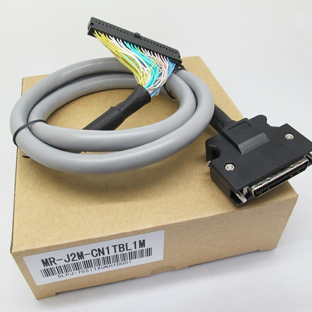 适用三菱J3伺服中继端子排电缆MR-J2M-CN1TBL05
