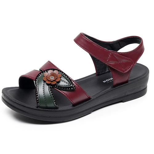 2025 New Summer Mid-Age Women's Mother Shoes Soft Sole Comfortable Elderly Lady Sandals Large Size Anti-Slip Grandmother Shoes