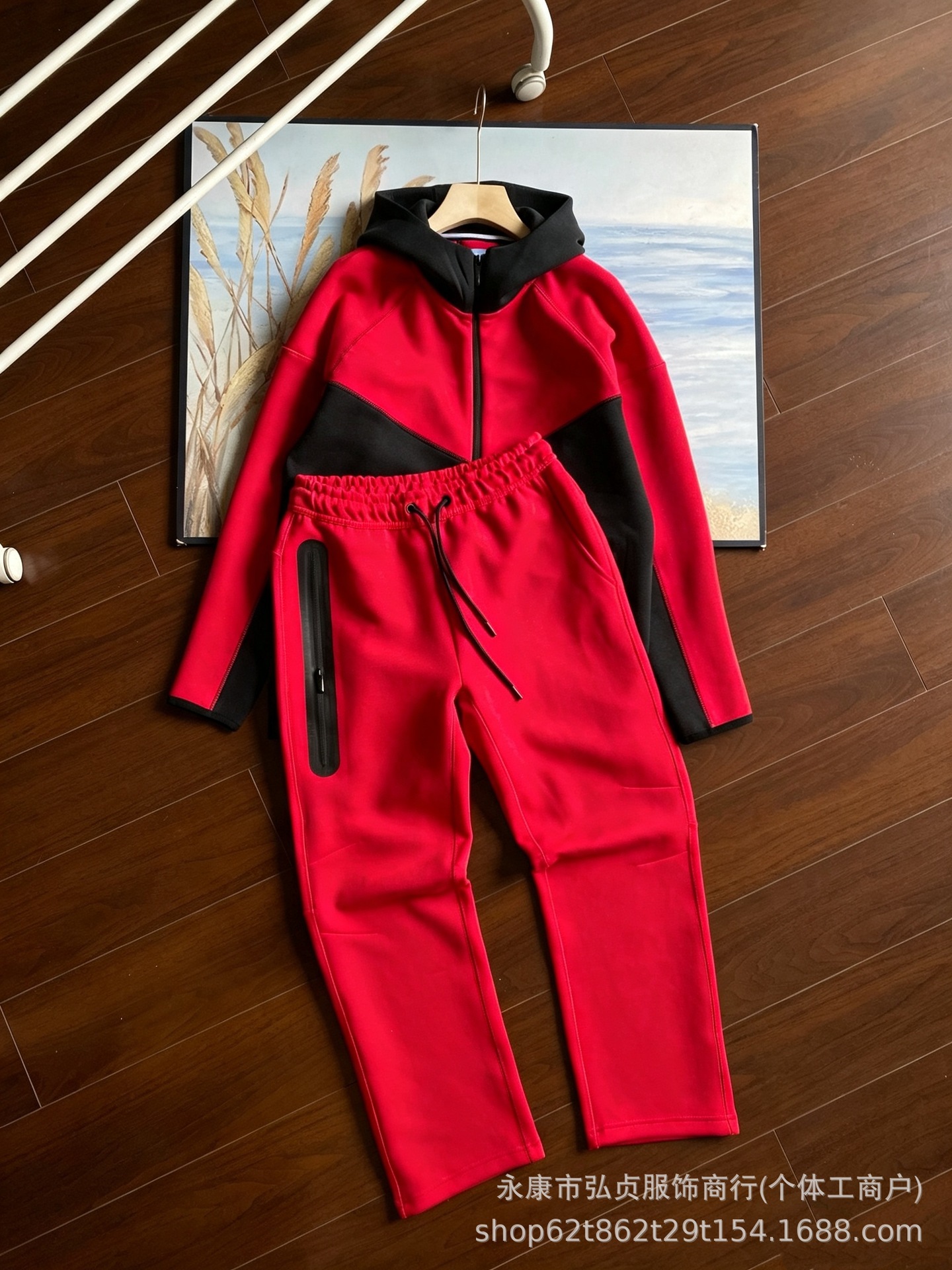 Suit. black and red / M