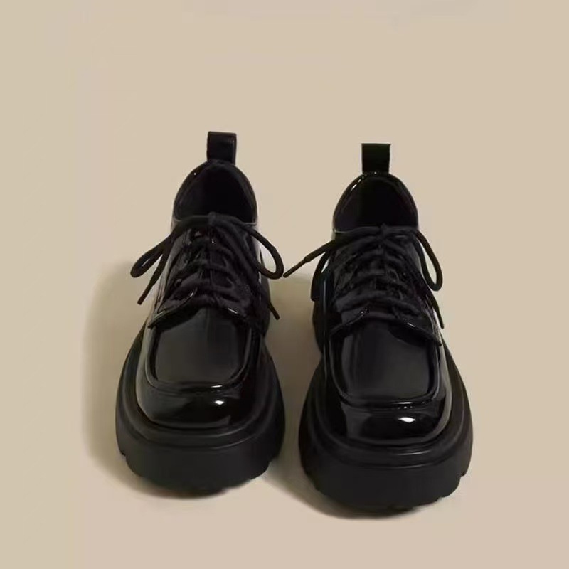 Zapatos de cuero de estilo británico para mujeres 2025 invierno nuevo tipo de cordón de suela gruesa muffin de suela suave retro versátil Lefour zapatos únicos
