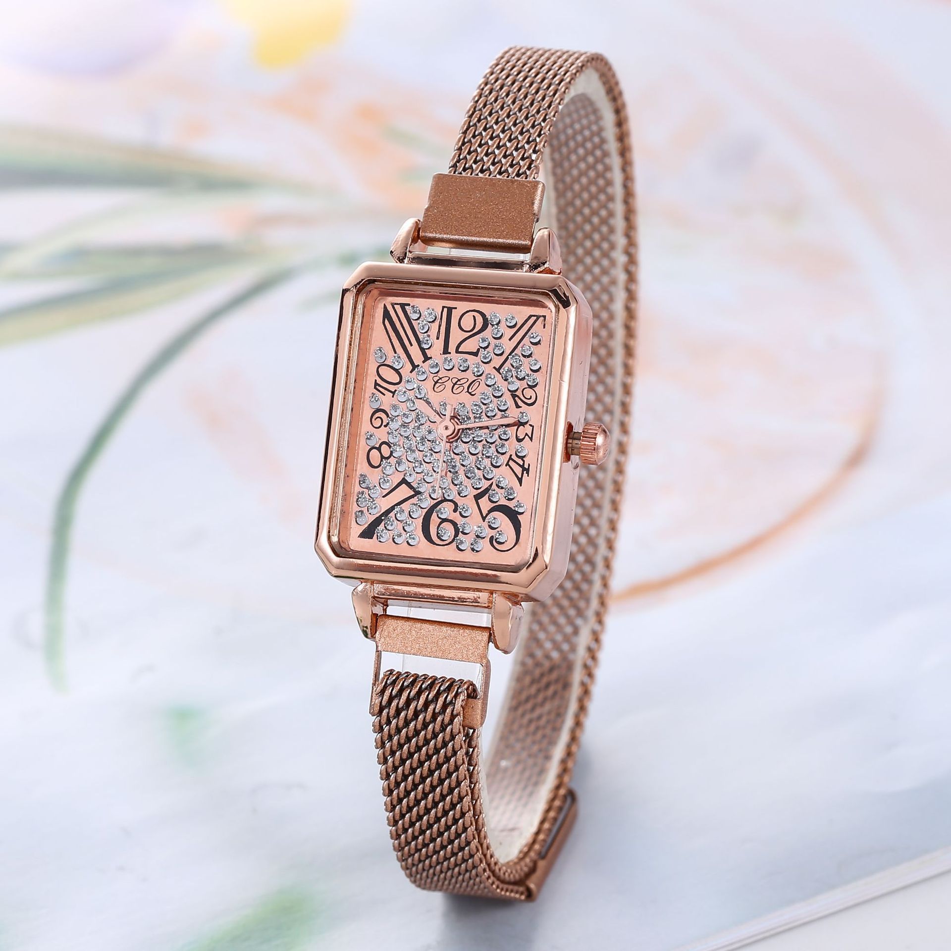 2024 nuovo quadrante digitale Time Square popolare su Internet, fibbia magnetica alla moda con cinturino a maglia fine da donna_voghion.com