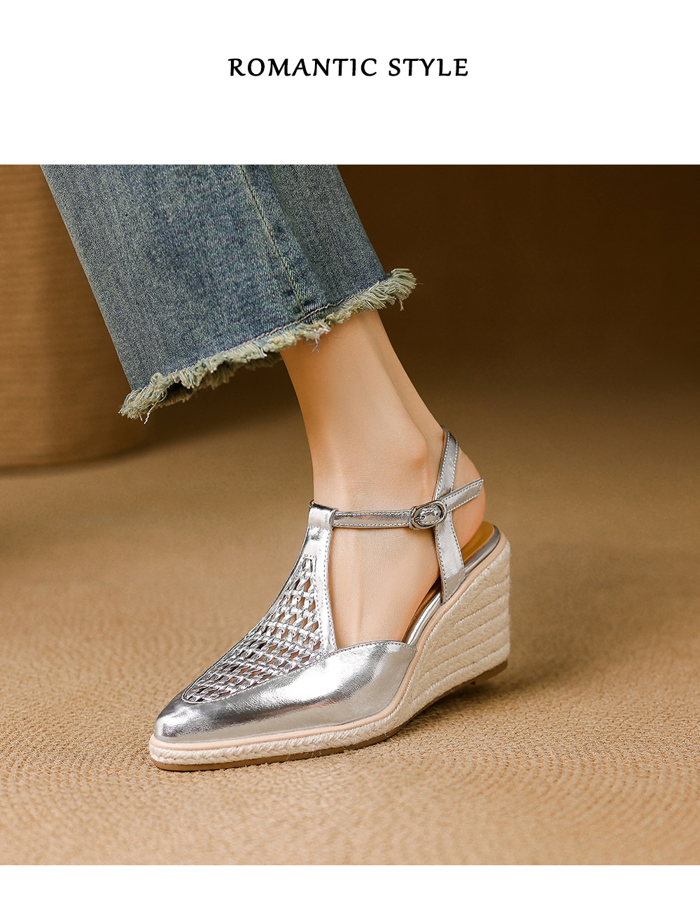 Sandal cao gót nữ hở mũi đế xuồng đan rơm, quai chữ T kiểu La Mã, gót 7.5 cm — màu trắng ngà, bạc chi tiết 9