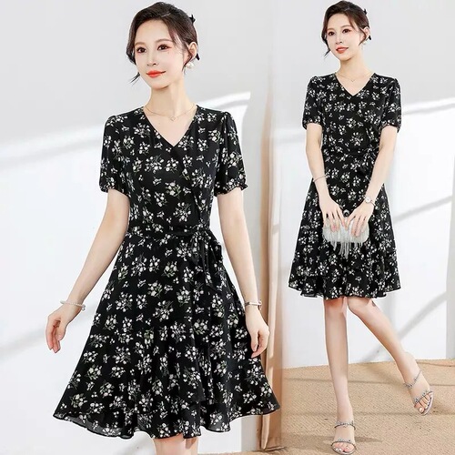Gentle Breeze French Vintage Floral Puff Sleeve V-Neck Dress 2025 Summer High-End Fitted Waist Dress for Women